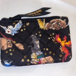 Neu Vera Bradley Harry Potter Zauberer Hogwarts Reißverschluss Taschenanhänger hält Ausweisetui - Bild 1 von 6