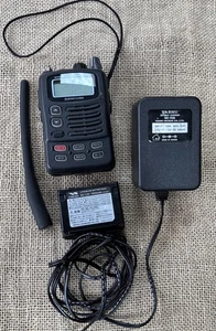 Standard Horizon Submersible 5 Watt Handheld Marine VHF Radio Works Great! - Picture 1 of 6