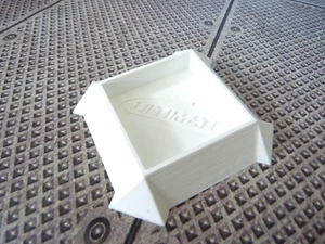 Soporte de impresión 3D Ultimate Modelling Products para botellas de cemento/lavado/calcomanía Tamiya. - Imagen 1 de 2
