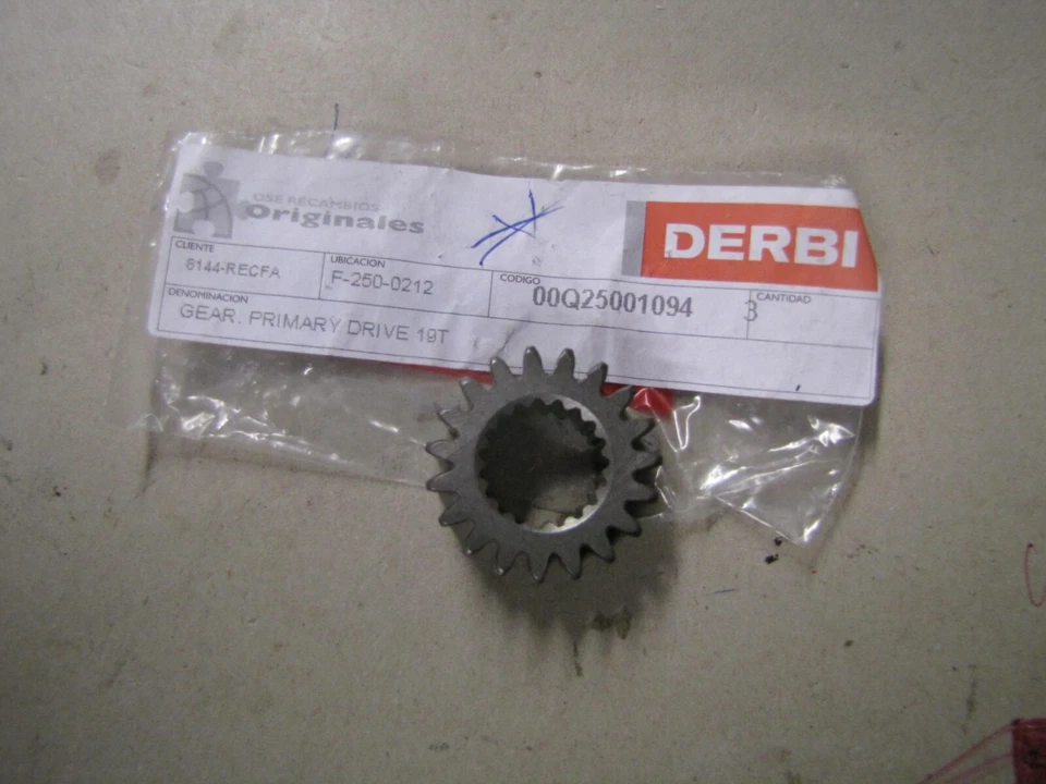 Engranaje Primary Drive 19T DXR 250cc Original Derbi 00Q25001094 Foto 1 de 1