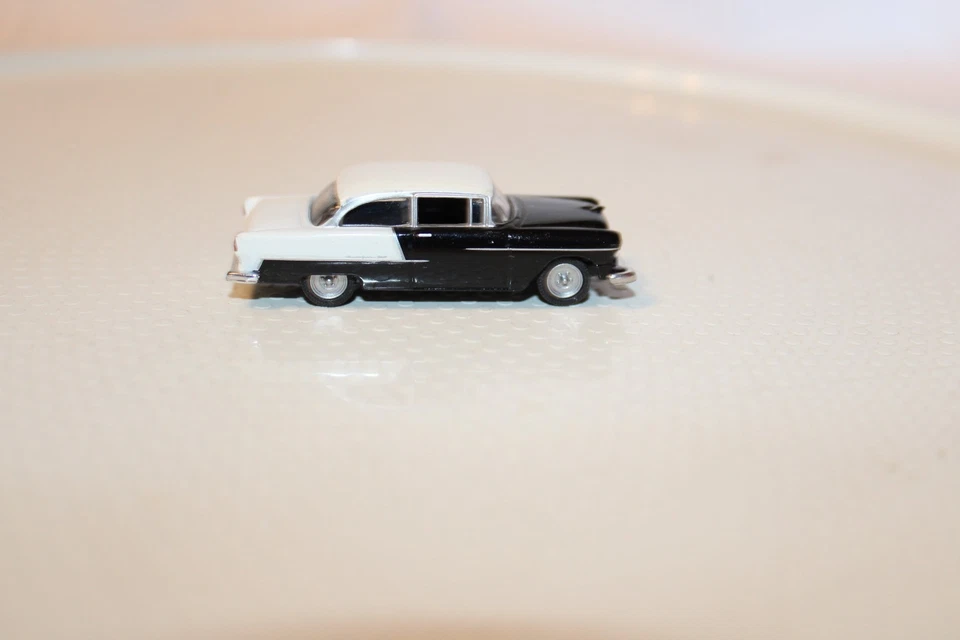 HO Scale CMW Mini Metals, 1950s 2 Door Chevrolet, Black & White - Image 1 of 4