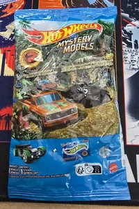 2023 Hot Wheels Mystery Models Series 2 #10 Speed Spider GITD - Bild 1 von 2