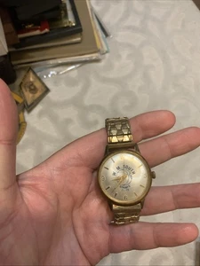 Montre manuelle homme vintage Swiss 17J W.M. Championnat de basket sud 71-72 fonctionne - Photo 1/14