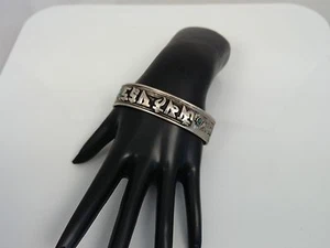 Dekorativer Modeschmuck Armband mit offenen Seiten Zinn Gravur - Bild 1 von 5