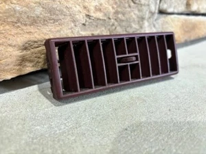 1985-1993 Cadillac SDV Outer AC Vent MAROON - Bild 1 von 4