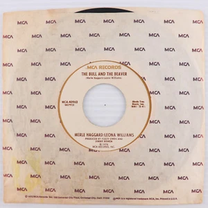 Merle Haggard / Leona Williams – The Bull And The Beaver 45 rpm Record MCA-40962 - Picture 1 of 17