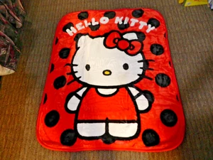 MANTA HELLO KITTY LADYBUG ROYAL SUAVE FELPA GRANDE CÁLIDA NOROESTE NUEVA EN CAJA 40X50 - Imagen 1 de 7