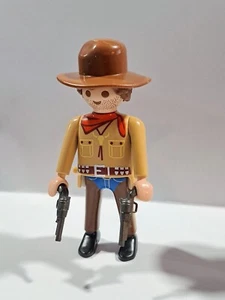 PLAYMOBIL BANDIDO / FORASTERO  CON DOS PISTOLAS   - 14/9/21 - Imagen 1 de 1