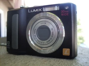 PANASONIC LUMIX DMC-LZ10 10mp 5xZOOM - FOR PARTS/REPAIR - Bild 1 von 9