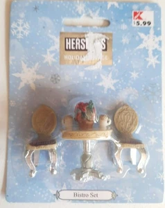 Hershey's Bistro Set Weihnachten Feriendorf oder Puppenhaus Figuren NOS - Bild 1 von 3