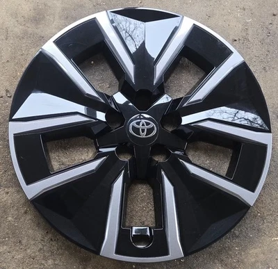 (1) Genuine OEM 2026 Toyota bZ XLE 18" Hubcap Wheel Cover #0A p/n 42602-42100 - Image 1 of 4