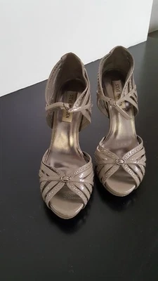 NUEVO EN CAJA Sandalias Steve Madden Vintage Charol Taupe Talla 8.5 EE. UU. Foto 1 de 4