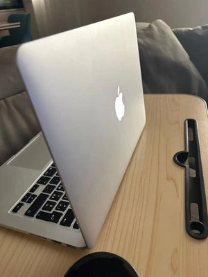 MacBook Pro 2015 13,3” - Immagine 1 di 4