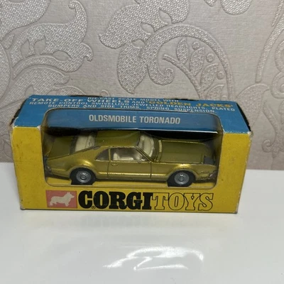 Corgi Toys 276 Oldsmobile Toronado in metallic amber, Original - Image 1 of 4