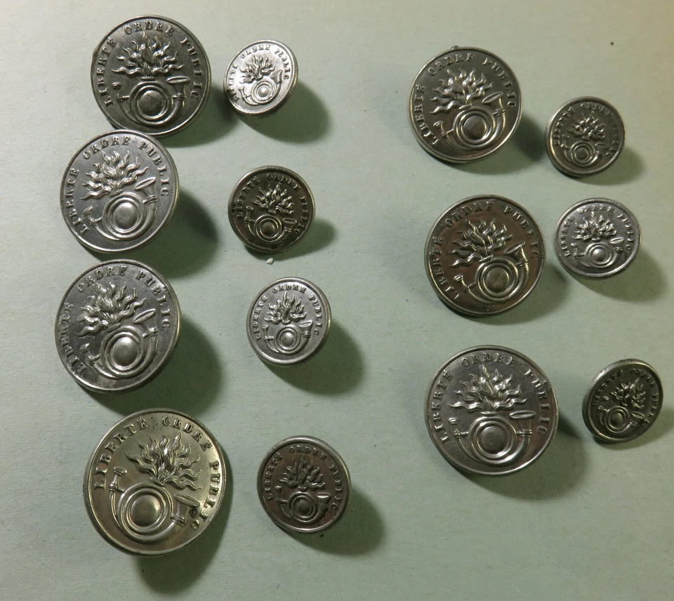 2 boutons liberté ordre public VOLTIGEURS 1830-1846, GARDE NATIONALE *17 & 25mm - Photo 1/4