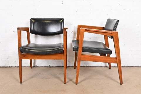 Jens Risom Style Mid-Century Modern Solid Walnut Lounge Chairs by Gunlocke, Pair Cover