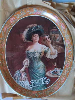 De colección. Bandeja Pepsi Cola 12.5" Victoriana Dama Aniversario Nuevo de Lote Antiguo Almacén Hallazgo 1973  Foto 1 de 3