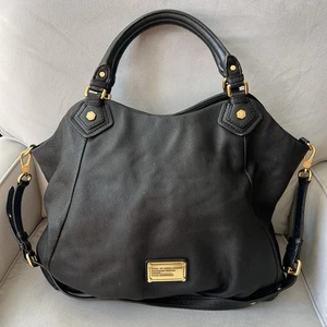 Marc by Marc Jacobs Francesca Extra große Hobo-Umhängetasche aus Kieselsteinleder, schwarz - Bild 1 von 16
