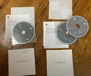 OS X 10.6 & 10.6.2 Snow Leopard DVDs - Picture 1 of 3