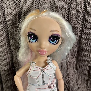 RAINBOW HIGH Puppe Amaya Raine Hair Studio Rainbow Glitter Sparkle Doll 2020 MGA. - Bild 1 von 4