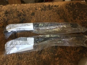 M998 HMMWV 2 WINDSHIELD WIPER ARMS 12339504 - Picture 1 of 2