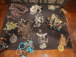 14 Necklaces Boho Estate Costume Jewelry Lot All WEARABLE OR RESELL (A349) - Picture 1 of 17