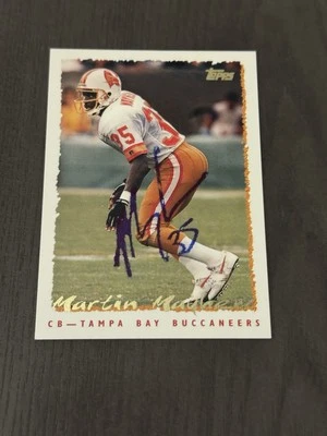 1995 Topps #105 MARTIN MAYHEW Tampa Bay Buccaneers Autographed HAND SIGNED Auto - Image 1 of 2