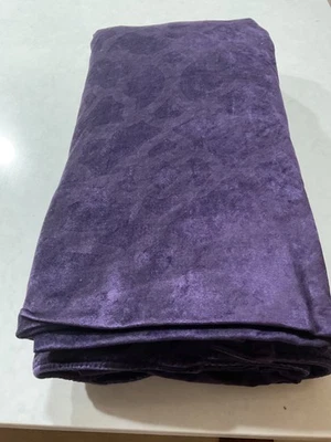 GALERÍA Z -Edredón Queen Terciopelo Púrpura - 88 x 96 Foto 1 de 4