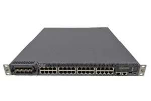 Juniper EX4550-32T-AFI mit EX4550-EM-8XSFP Uplink und Dual AC PSU - Bild 1 von 1