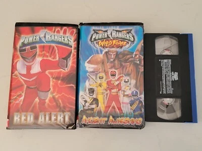 Lot of (2) Power Rangers VHS Tapes & (1) Shell - Red Alert, Wild Force - Vintage Foto 1 de 4