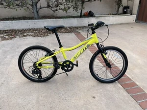 Giant 20in Xlt Jr Yellow Bike - Picture 1 of 18