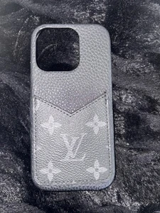 Coque iPhone Louis Vuitton LV Monogramme Noir 16pro Max - Photo 1 sur 3