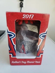Los Angeles Angels SGA 2017 Mothers Day Vase and Flower New In Box - Picture 1 of 9