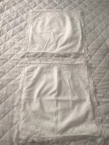 Beautiful Set Of 2 Crisp White With White Lace Accent Pillow Covers 19 X 19 - Picture 1 of 8