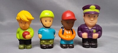 Caillou Battat Roller skate Boy, School Boy and driver Lot 4. - Image 1 of 4