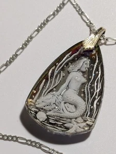 925 Chain 70cm Vintage Mermaid Cameo Pendant Teardrop Glass Relief Iridescent - Picture 1 of 9