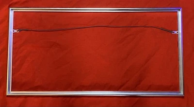 Marco de fotos de aluminio plateado con suspensión de cables 30" x 15" Foto 1 de 4