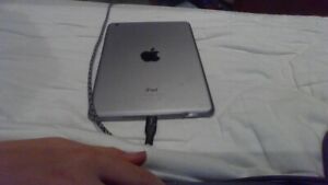Apple iPad Gen. 3  condition good brand apple collor space gray 