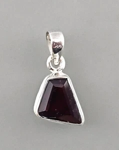 9916264 925er Silver Garnet Pendant 1,4 X 2,5 CM - Picture 1 of 3