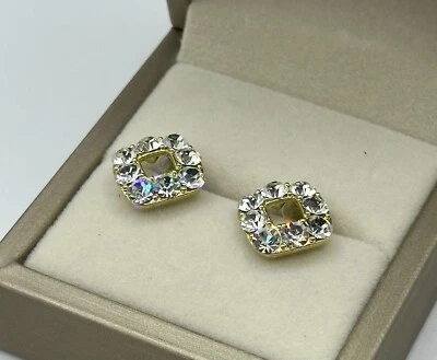 Hermoso par de aretes de diamantes creados en laboratorio de 3,2 quilates rellenos de oro blanco de 18k Foto 1 de 4