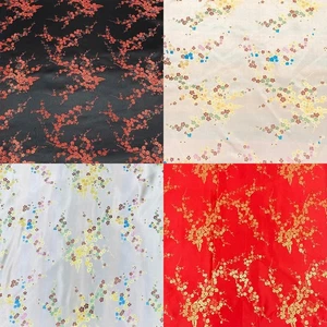 Chinesischer bestickter Brokatstoff 100 % Polyester seidiger Satin Blumen - Bild 1 von 13