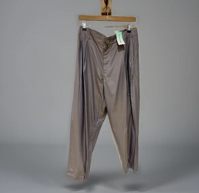 CDG NUEVO CON ETIQUETAS Comme Des Garçons CAMISETA Hombre Globo Chino Pantalones S27146 Gris Plateado M Foto 1 de 4