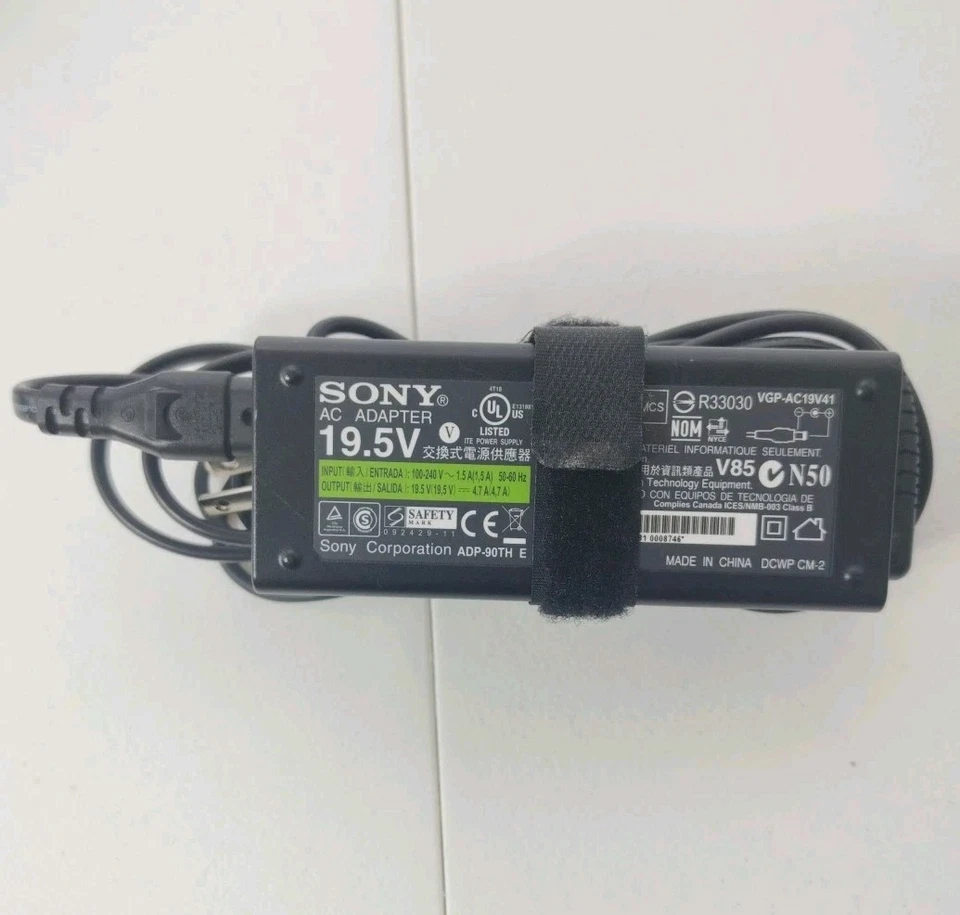 Adaptador de cargador de CA genuino para portátil Sony Vaio 19,5 V VGP-AC19V41 Foto 1 de 4