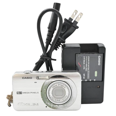 Casio Exilim Ex-Z85 Silver 9.1MP 3x Zoom Compact Digital Camera Used From Japan - Image 1 of 4