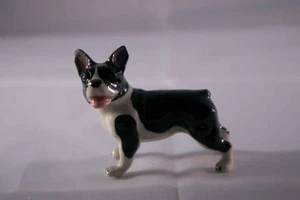Miniature en porcelaine - CHIEN BULLDOG FRANCAIS NOIR BLANC DEBOUT TÊTE A GAUCHE - Imagen 1 de 1