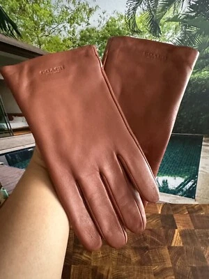 COACH CV864 Women's Saddle Brown Leather Tech Gloves NEW SIZE LARGE NWT - Image 1 of 4