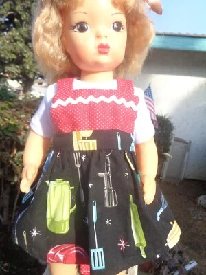 Vestido/Delantal De Colección Terri Lee "Utensilio de Cocina" - ¡¡MUY LINDO!! Sin muñeca Foto 1 de 4