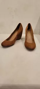 Franco Sarto Women's Size 6 Tan Brown Suede Wedge Closed Toe Heel - Picture 1 of 7