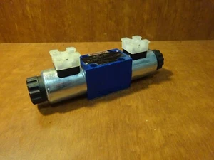 Rexroth R900567095 valve - Picture 1 of 2