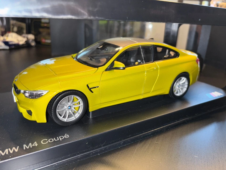 1:18 BMW M4 Coupe (F82) - Paragon - BMW Dealer 80432339606 - Bild 1 von 4